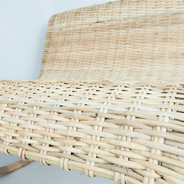 Modern Ravelle Chair for Living Room Effortlessly Blends Style and Functionality Brings Comfort and Sophistica - Gambar 4